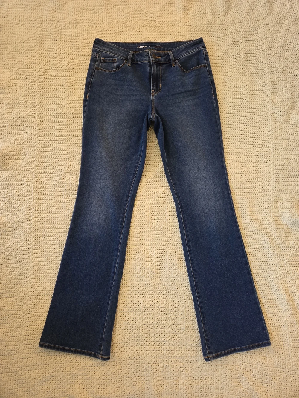 Old Navy Women's Size 6 Bootcut Jeans - Picture 1 of 4